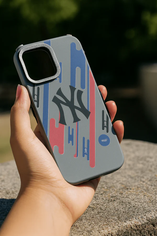 New York Yankees Logo Protective iPhone Case - Image 3